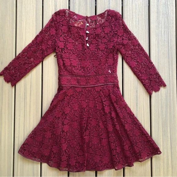 chinese dress ladies Red guipure dress with mermaid crêpe skirt main image 1
